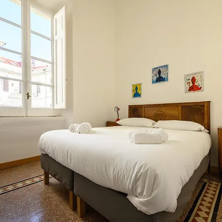 Via Cairoli 60 公寓