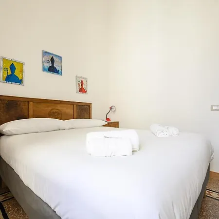 Apartment Via Cairoli 60 *